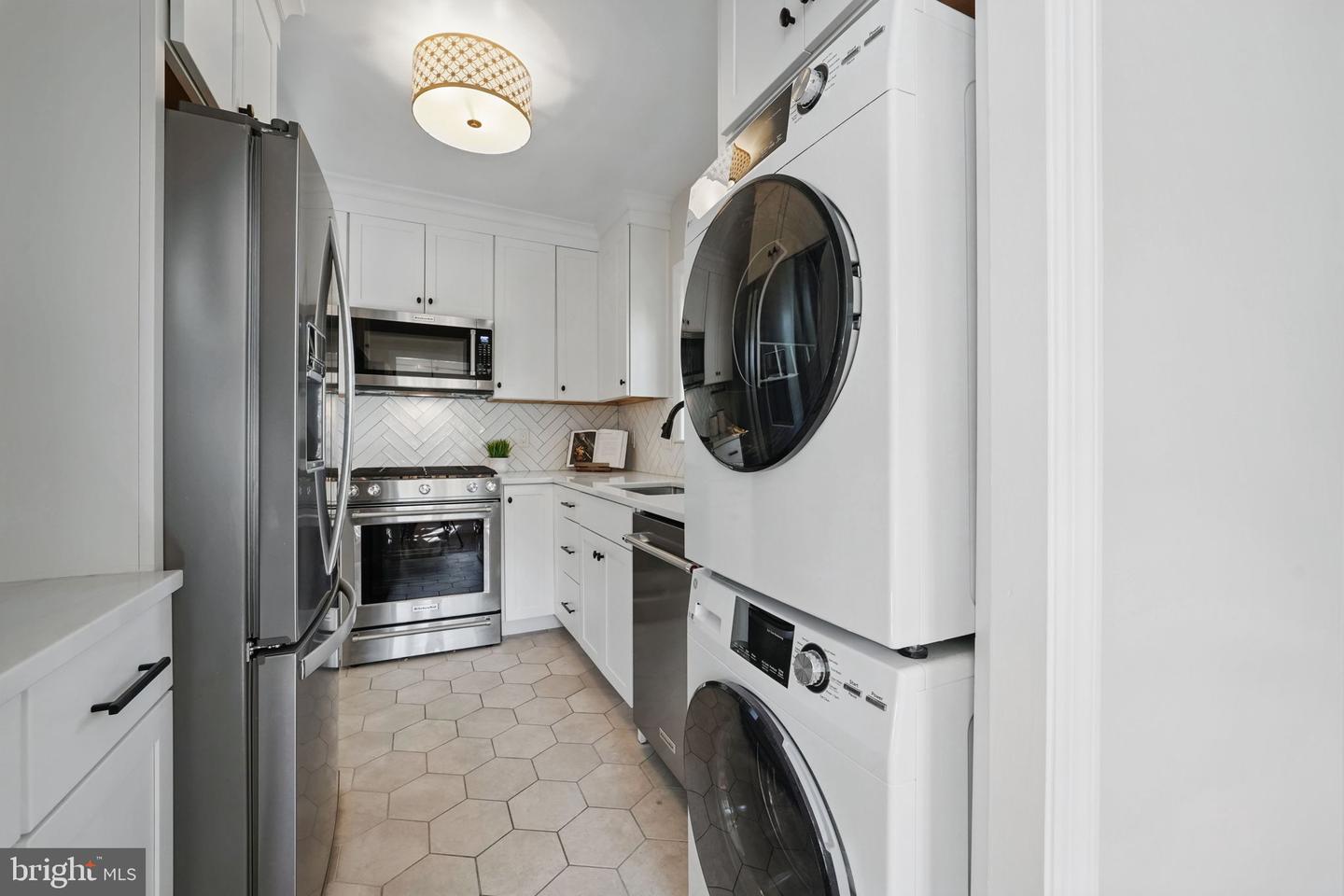 3438 MARTHA CUSTIS DR, ALEXANDRIA, Virginia 22302, 1 Bedroom Bedrooms, ,1 BathroomBathrooms,Residential,For sale,3438 MARTHA CUSTIS DR,VAAX2044706 MLS # VAAX2044706