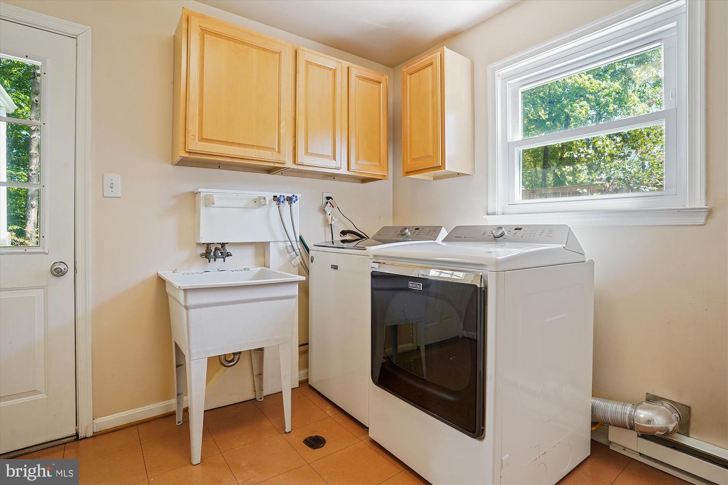 8659 WEIR ST, MANASSAS, Virginia 20110, 4 Bedrooms Bedrooms, ,2 BathroomsBathrooms,Residential,For sale,8659 WEIR ST,VAMN2008234 MLS # VAMN2008234