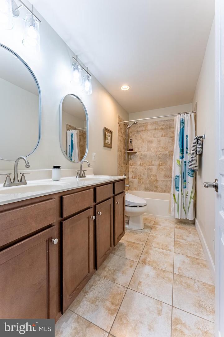 10290 GREENSPIRE DR, OAKTON, Virginia 22124, 3 Bedrooms Bedrooms, ,2 BathroomsBathrooms,Residential,For sale,10290 GREENSPIRE DR,VAFX2236400 MLS # VAFX2236400
