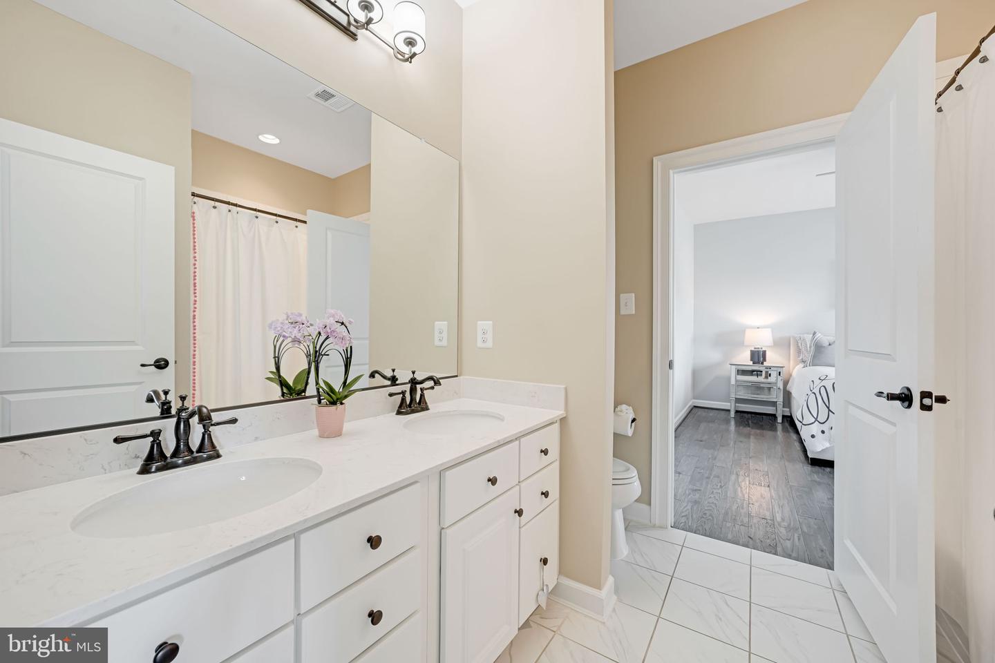41972 PADDOCK GATE PL, ASHBURN, Virginia 20148, 5 Bedrooms Bedrooms, ,4 BathroomsBathrooms,Residential,For sale,41972 PADDOCK GATE PL,VALO2094746 MLS # VALO2094746
