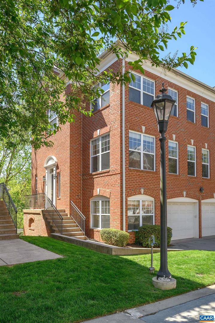 1003 GLENWOOD STATION LN, CHARLOTTESVILLE, Virginia 22901, 4 Bedrooms Bedrooms, ,3 BathroomsBathrooms,Residential,For sale,1003 GLENWOOD STATION LN,663687 MLS # 663687