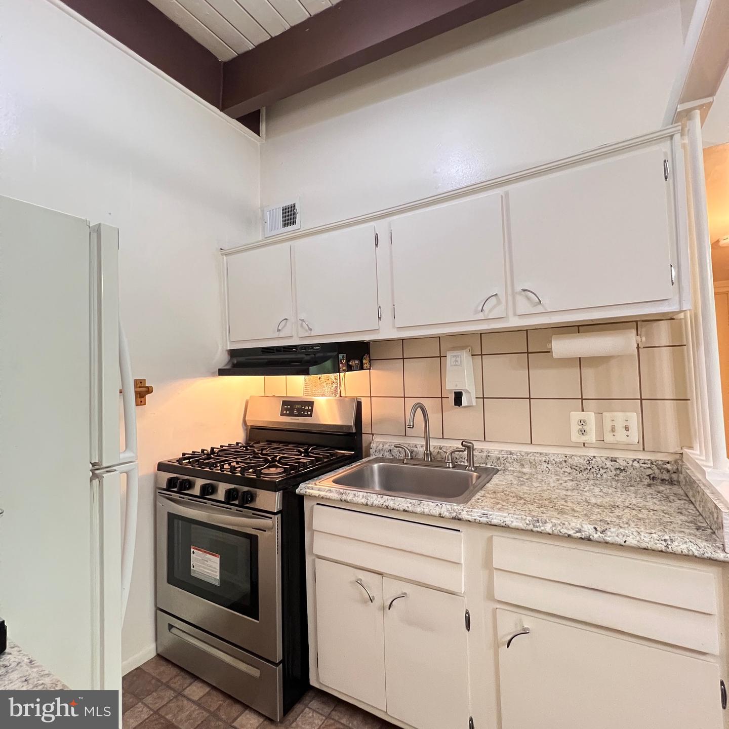 4211 AMERICANA DR #204, ANNANDALE, Virginia 22003, 2 Bedrooms Bedrooms, ,1 BathroomBathrooms,Residential,For sale,4211 AMERICANA DR #204,VAFX2236536 MLS # VAFX2236536