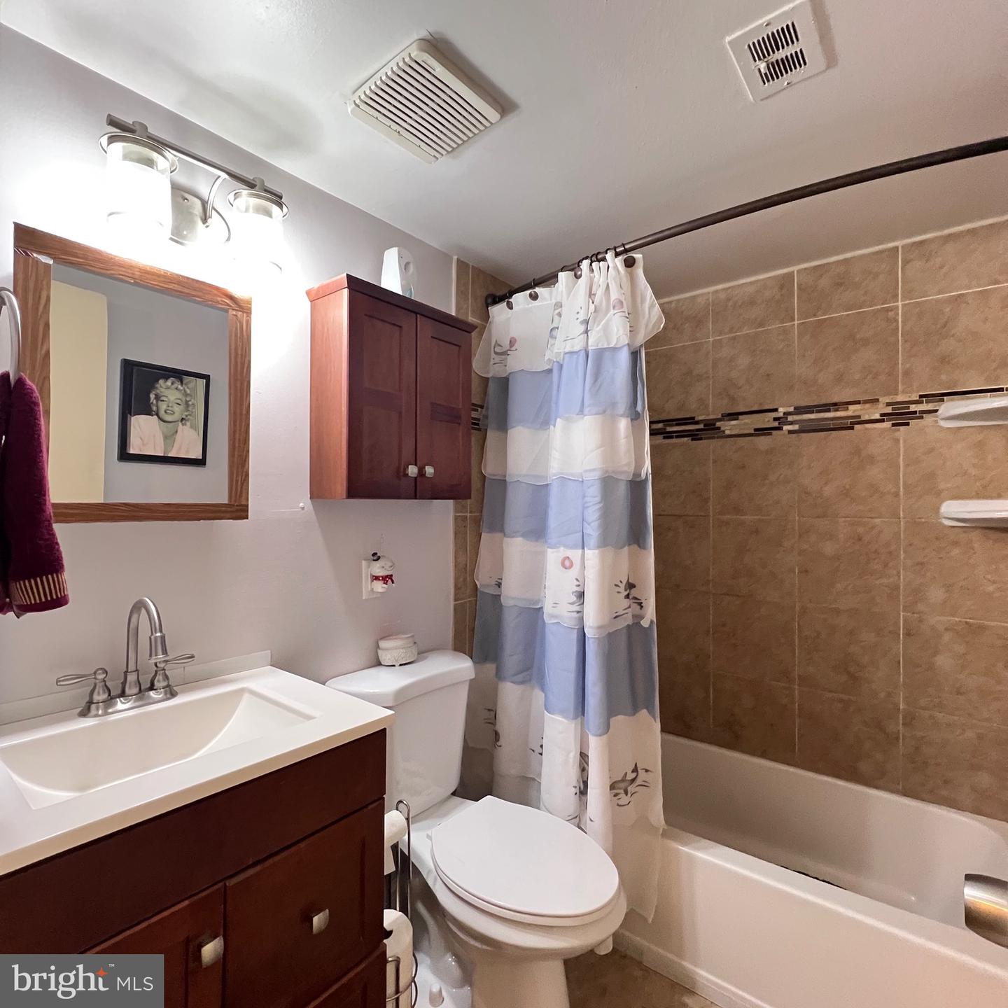4211 AMERICANA DR #204, ANNANDALE, Virginia 22003, 2 Bedrooms Bedrooms, ,1 BathroomBathrooms,Residential,For sale,4211 AMERICANA DR #204,VAFX2236536 MLS # VAFX2236536