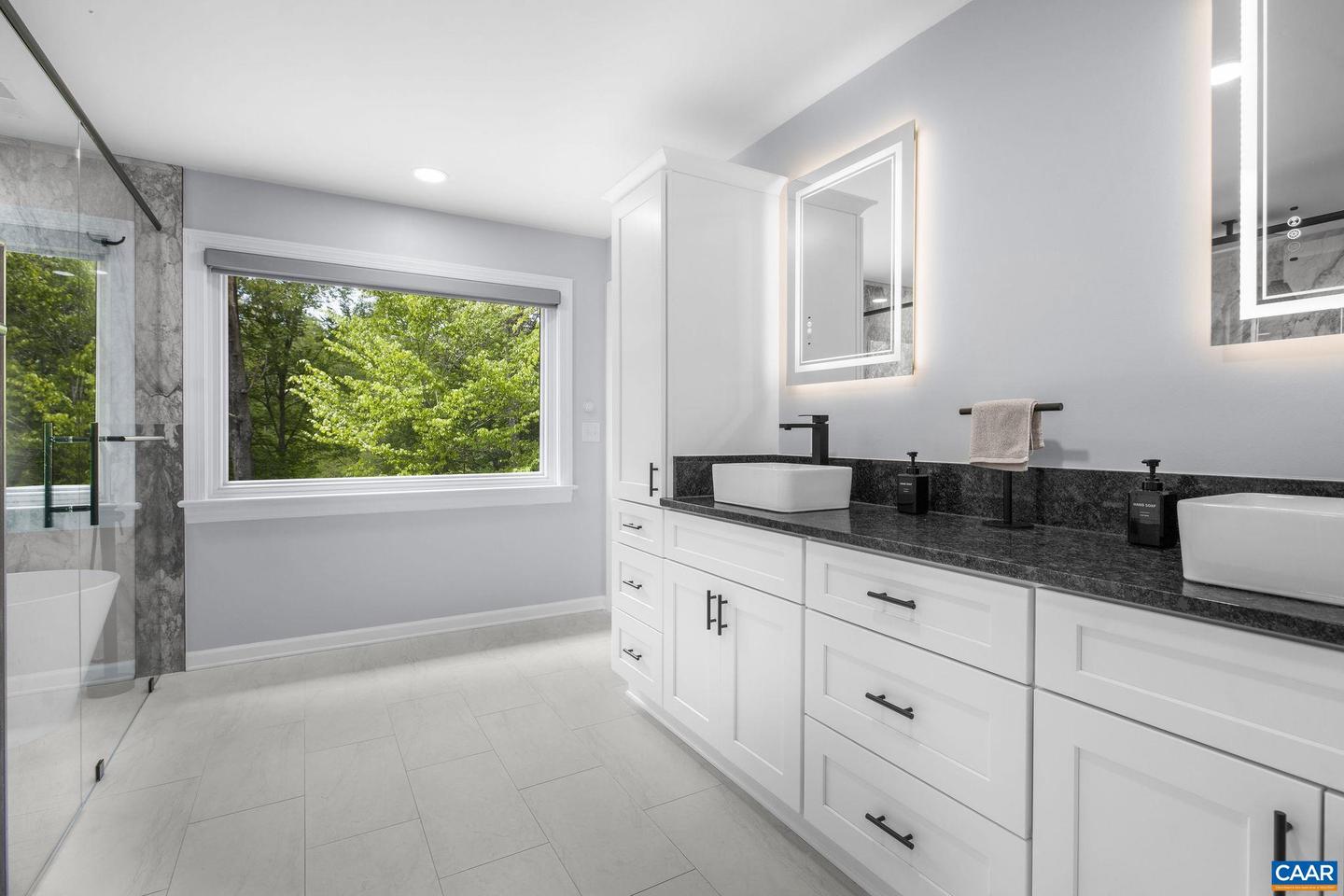 860 CHARTER OAKS DR, CHARLOTTESVILLE, Virginia 22901, 5 Bedrooms Bedrooms, ,3 BathroomsBathrooms,Residential,For sale,860 CHARTER OAKS DR,663714 MLS # 663714