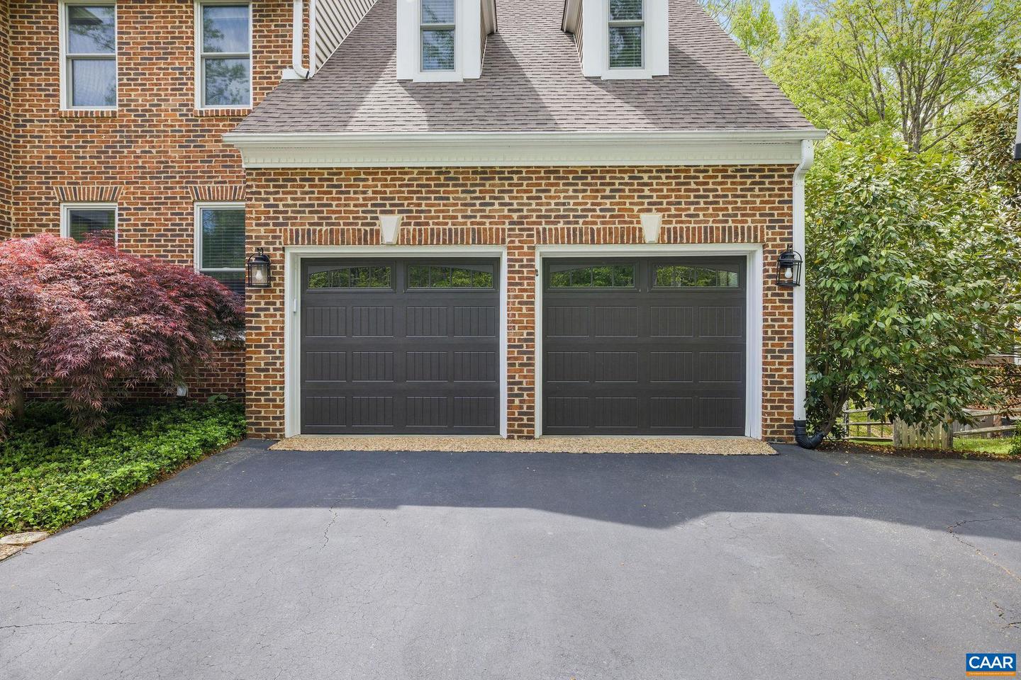 860 CHARTER OAKS DR, CHARLOTTESVILLE, Virginia 22901, 5 Bedrooms Bedrooms, ,3 BathroomsBathrooms,Residential,For sale,860 CHARTER OAKS DR,663714 MLS # 663714