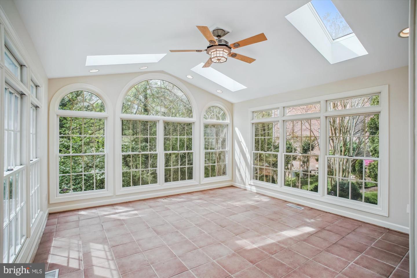 6626 BYRNS PL, MCLEAN, Virginia 22101, 5 Bedrooms Bedrooms, ,4 BathroomsBathrooms,Residential,For sale,6626 BYRNS PL,VAFX2236850 MLS # VAFX2236850