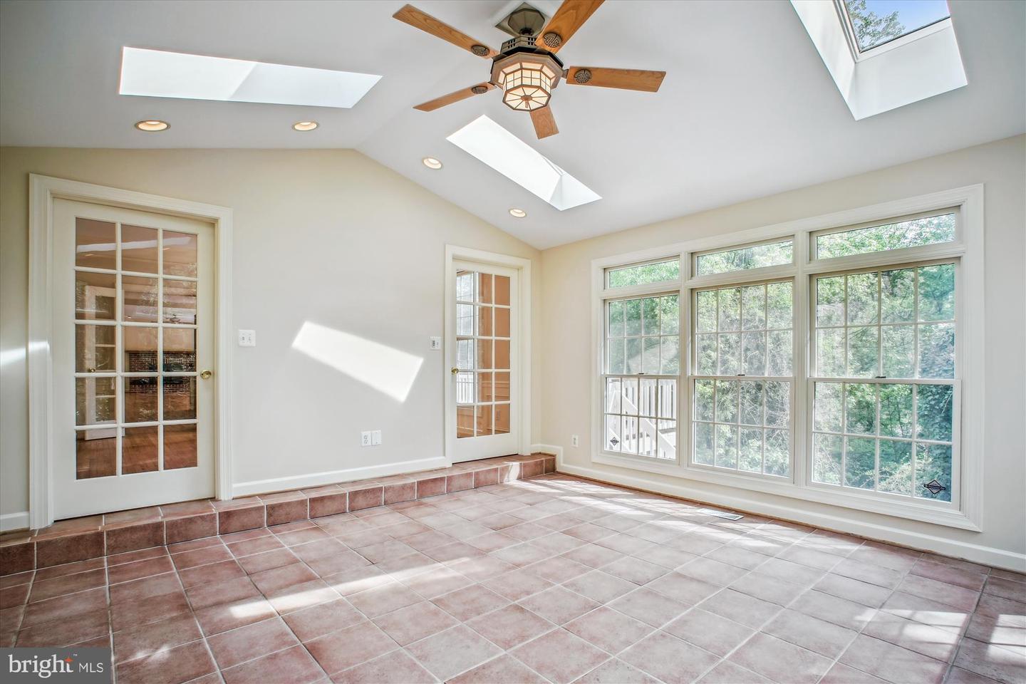6626 BYRNS PL, MCLEAN, Virginia 22101, 5 Bedrooms Bedrooms, ,4 BathroomsBathrooms,Residential,For sale,6626 BYRNS PL,VAFX2236850 MLS # VAFX2236850