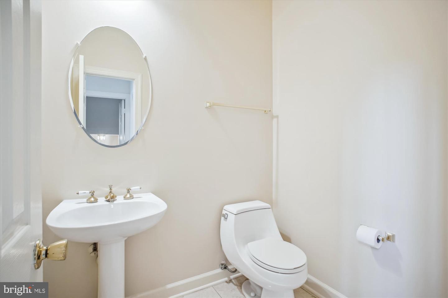 6626 BYRNS PL, MCLEAN, Virginia 22101, 5 Bedrooms Bedrooms, ,4 BathroomsBathrooms,Residential,For sale,6626 BYRNS PL,VAFX2236850 MLS # VAFX2236850