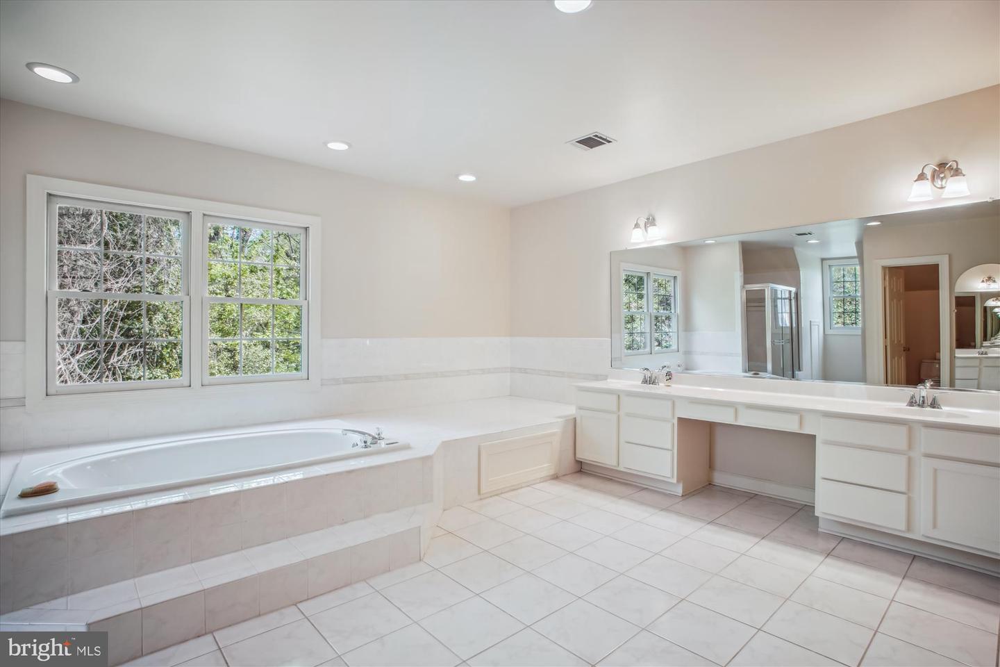 6626 BYRNS PL, MCLEAN, Virginia 22101, 5 Bedrooms Bedrooms, ,4 BathroomsBathrooms,Residential,For sale,6626 BYRNS PL,VAFX2236850 MLS # VAFX2236850