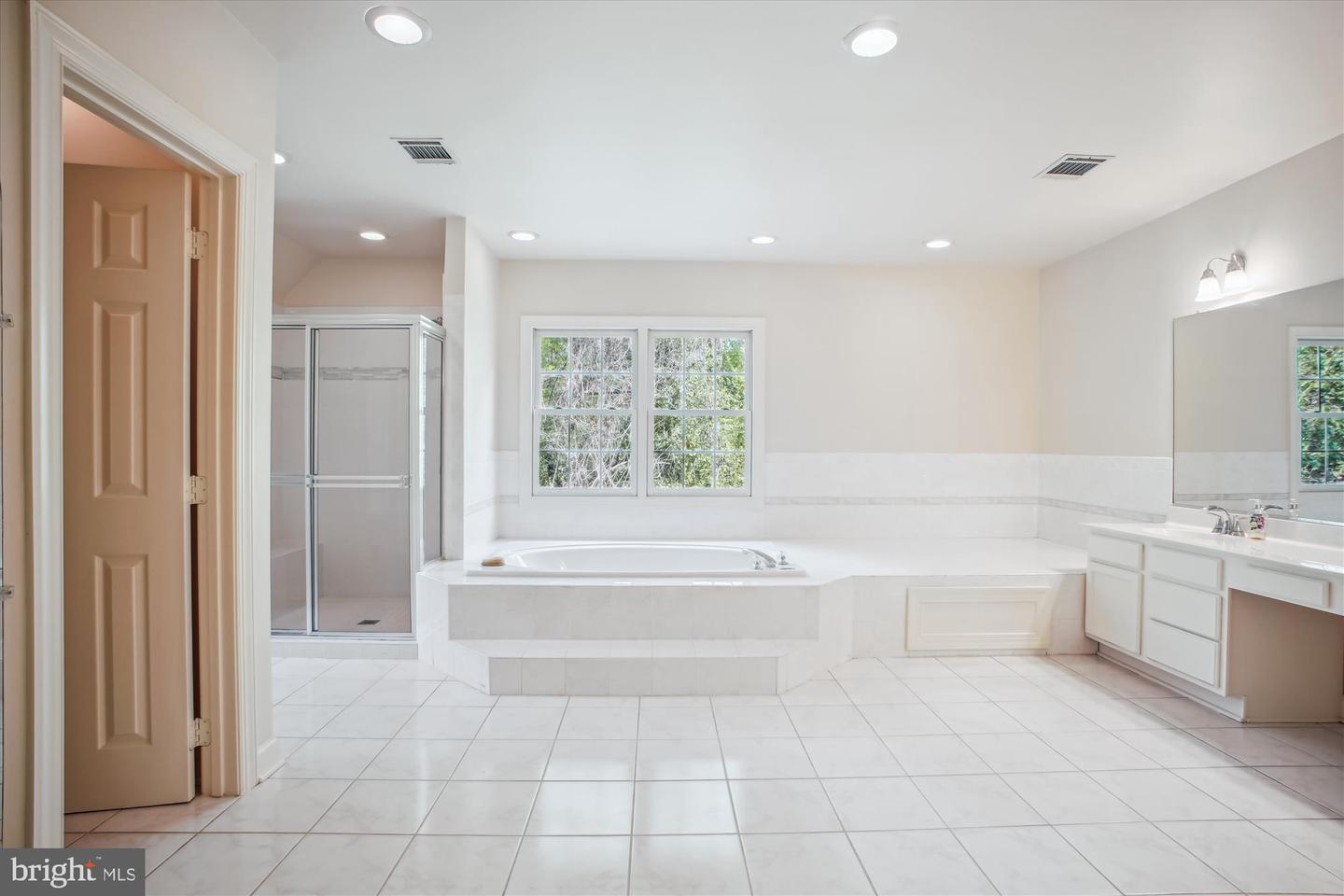 6626 BYRNS PL, MCLEAN, Virginia 22101, 5 Bedrooms Bedrooms, ,4 BathroomsBathrooms,Residential,For sale,6626 BYRNS PL,VAFX2236850 MLS # VAFX2236850