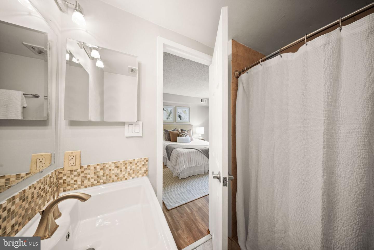 11657 STONEVIEW SQ #97/11C, RESTON, Virginia 20191, 3 Bedrooms Bedrooms, ,2 BathroomsBathrooms,Residential,For sale,11657 STONEVIEW SQ #97/11C,VAFX2237180 MLS # VAFX2237180