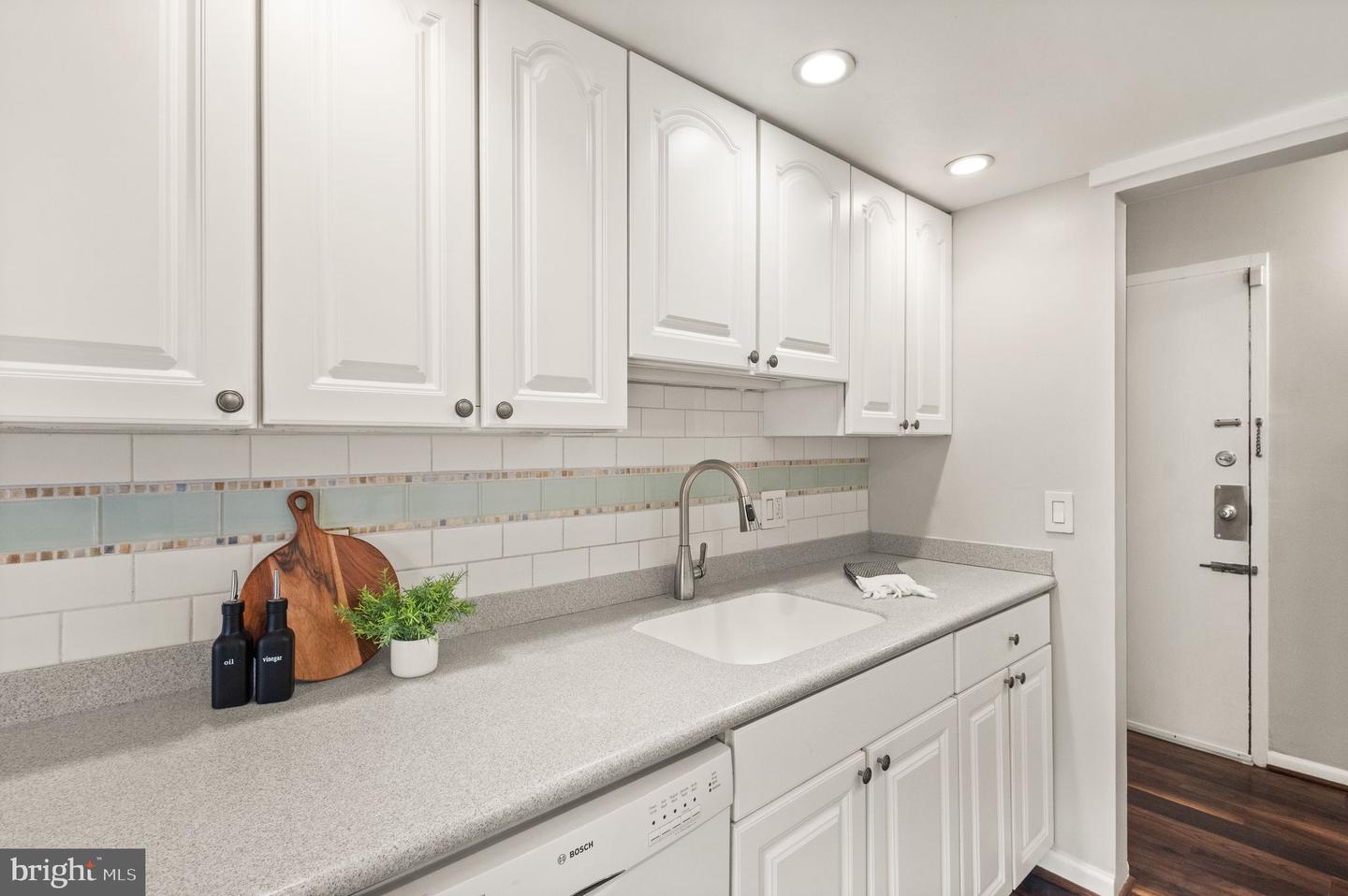 11657 STONEVIEW SQ #97/11C, RESTON, Virginia 20191, 3 Bedrooms Bedrooms, ,2 BathroomsBathrooms,Residential,For sale,11657 STONEVIEW SQ #97/11C,VAFX2237180 MLS # VAFX2237180