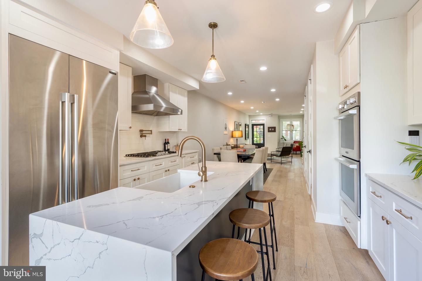 430 15TH ST SE, WASHINGTON, District Of Columbia 20003, 4 Bedrooms Bedrooms, ,4 BathroomsBathrooms,Residential,For sale,430 15TH ST SE,DCDC2198056 MLS # DCDC2198056