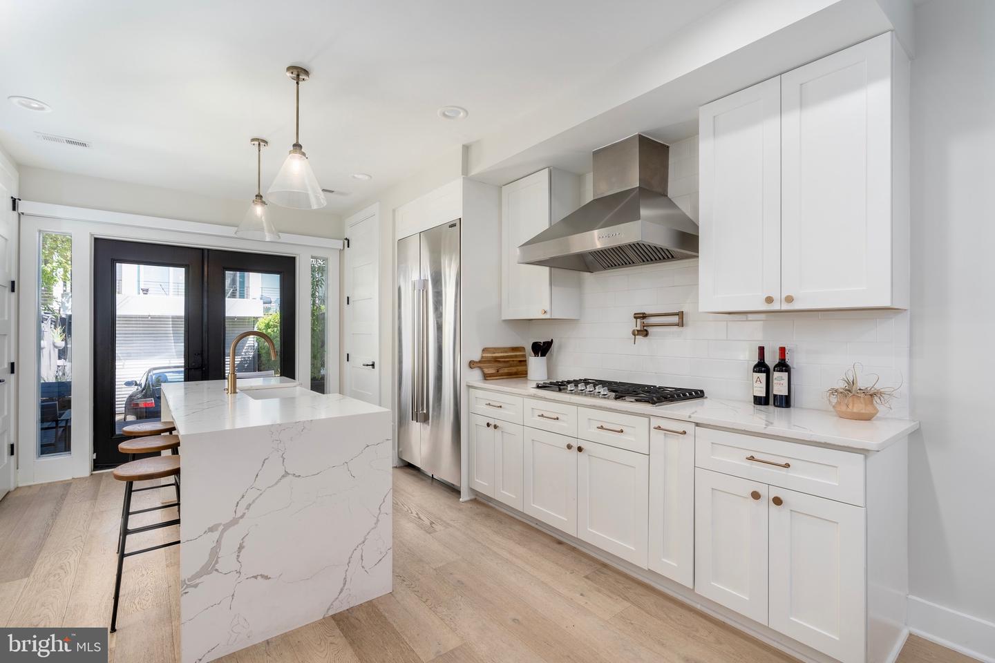 430 15TH ST SE, WASHINGTON, District Of Columbia 20003, 4 Bedrooms Bedrooms, ,4 BathroomsBathrooms,Residential,For sale,430 15TH ST SE,DCDC2198056 MLS # DCDC2198056
