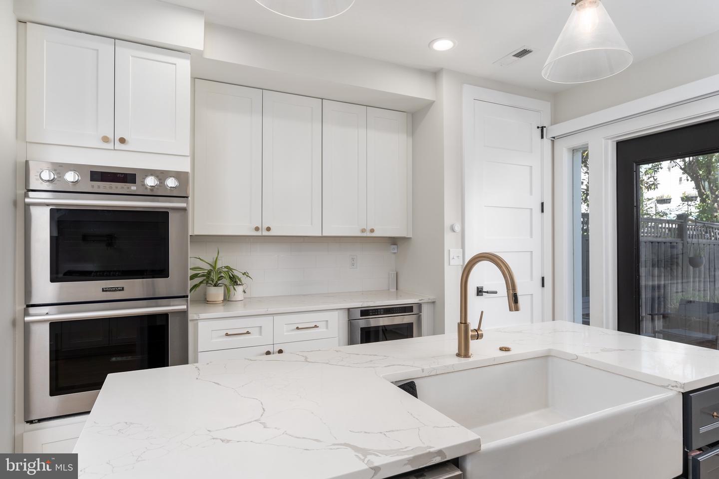430 15TH ST SE, WASHINGTON, District Of Columbia 20003, 4 Bedrooms Bedrooms, ,4 BathroomsBathrooms,Residential,For sale,430 15TH ST SE,DCDC2198056 MLS # DCDC2198056