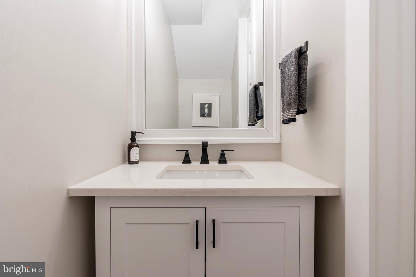 430 15TH ST SE, WASHINGTON, District Of Columbia 20003, 4 Bedrooms Bedrooms, ,4 BathroomsBathrooms,Residential,For sale,430 15TH ST SE,DCDC2198056 MLS # DCDC2198056
