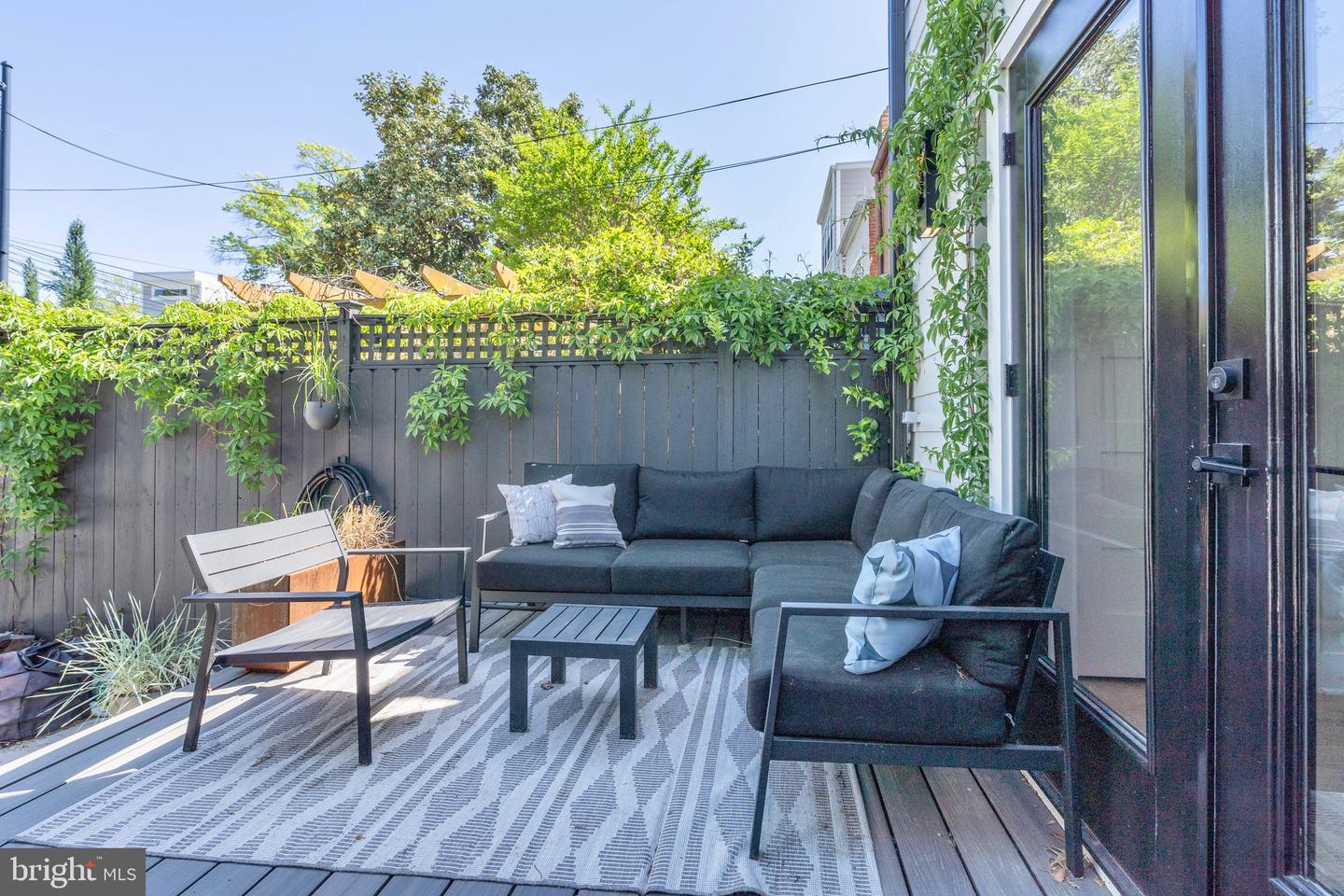 430 15TH ST SE, WASHINGTON, District Of Columbia 20003, 4 Bedrooms Bedrooms, ,4 BathroomsBathrooms,Residential,For sale,430 15TH ST SE,DCDC2198056 MLS # DCDC2198056