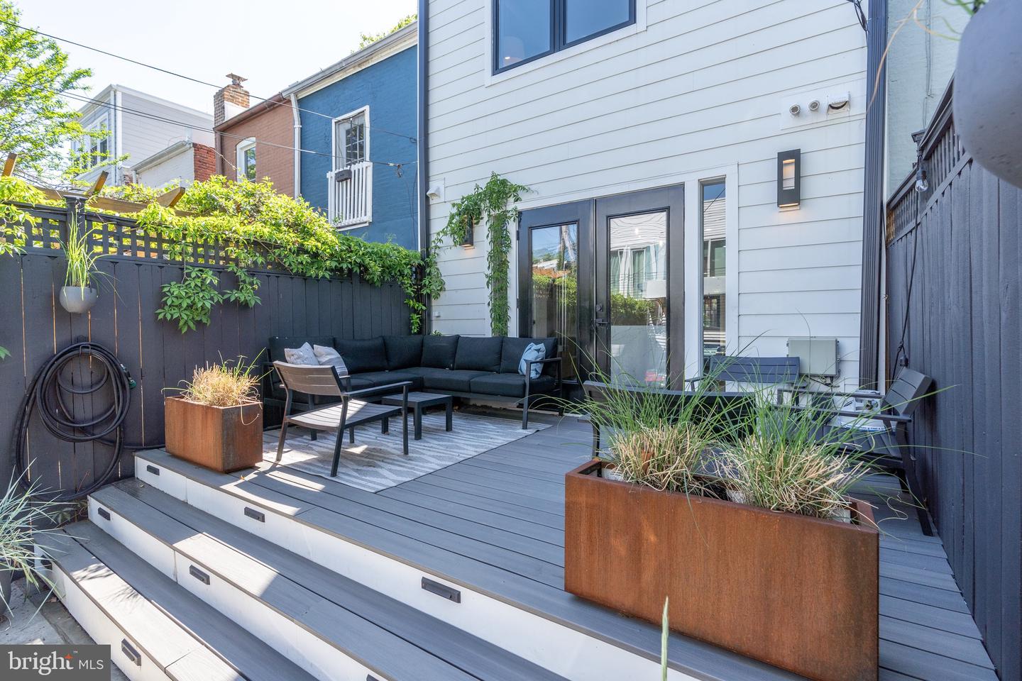 430 15TH ST SE, WASHINGTON, District Of Columbia 20003, 4 Bedrooms Bedrooms, ,4 BathroomsBathrooms,Residential,For sale,430 15TH ST SE,DCDC2198056 MLS # DCDC2198056