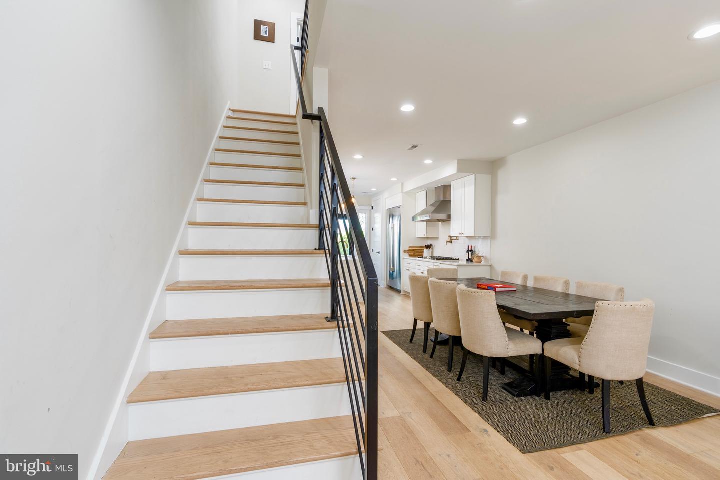 430 15TH ST SE, WASHINGTON, District Of Columbia 20003, 4 Bedrooms Bedrooms, ,4 BathroomsBathrooms,Residential,For sale,430 15TH ST SE,DCDC2198056 MLS # DCDC2198056