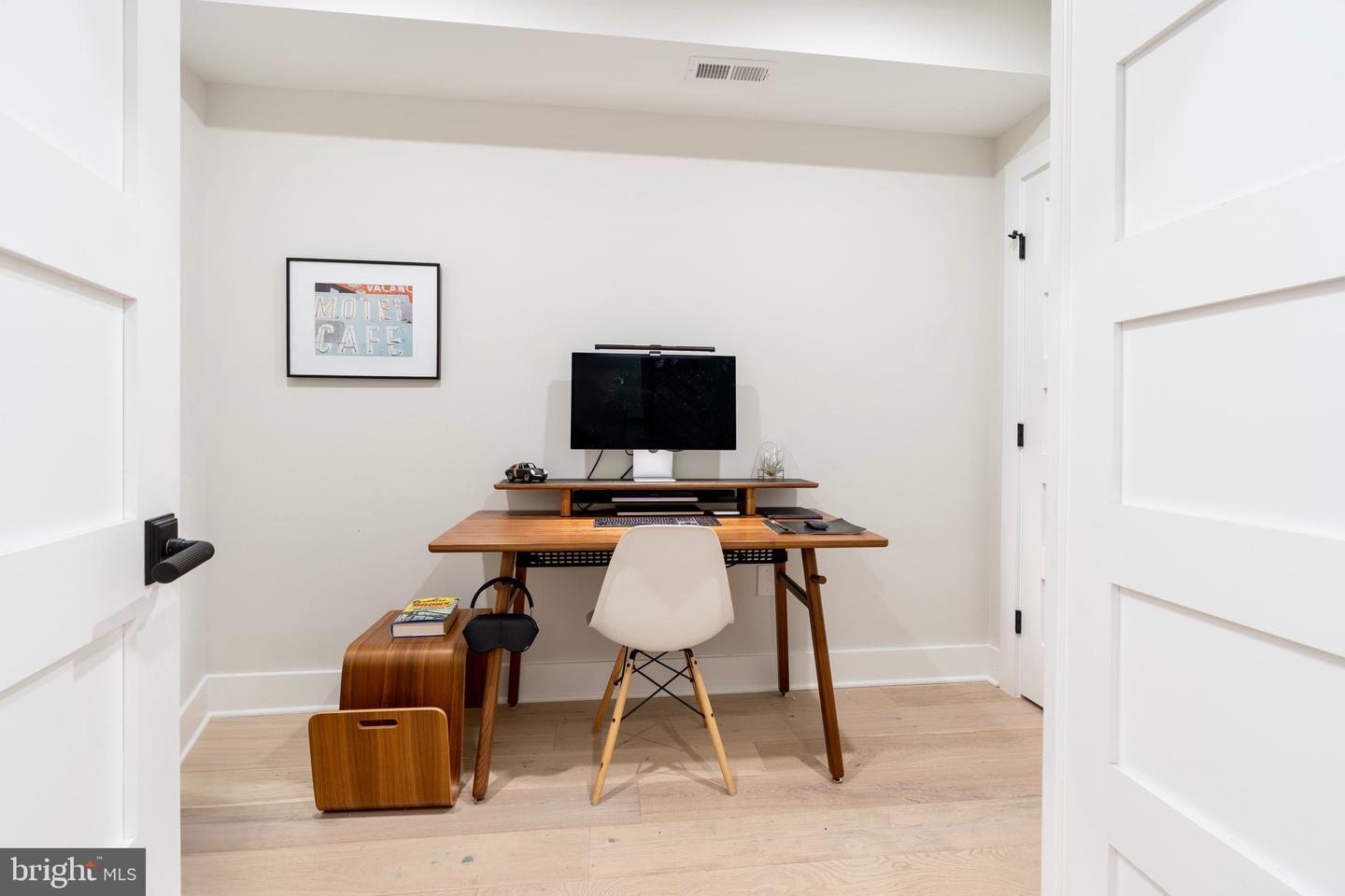 430 15TH ST SE, WASHINGTON, District Of Columbia 20003, 4 Bedrooms Bedrooms, ,4 BathroomsBathrooms,Residential,For sale,430 15TH ST SE,DCDC2198056 MLS # DCDC2198056