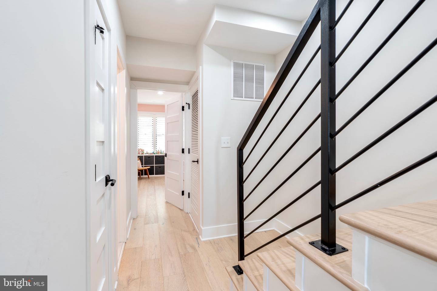 430 15TH ST SE, WASHINGTON, District Of Columbia 20003, 4 Bedrooms Bedrooms, ,4 BathroomsBathrooms,Residential,For sale,430 15TH ST SE,DCDC2198056 MLS # DCDC2198056