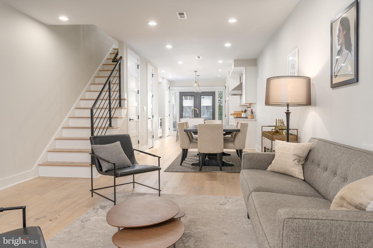430 15TH ST SE, WASHINGTON, District Of Columbia 20003, 4 Bedrooms Bedrooms, ,4 BathroomsBathrooms,Residential,For sale,430 15TH ST SE,DCDC2198056 MLS # DCDC2198056