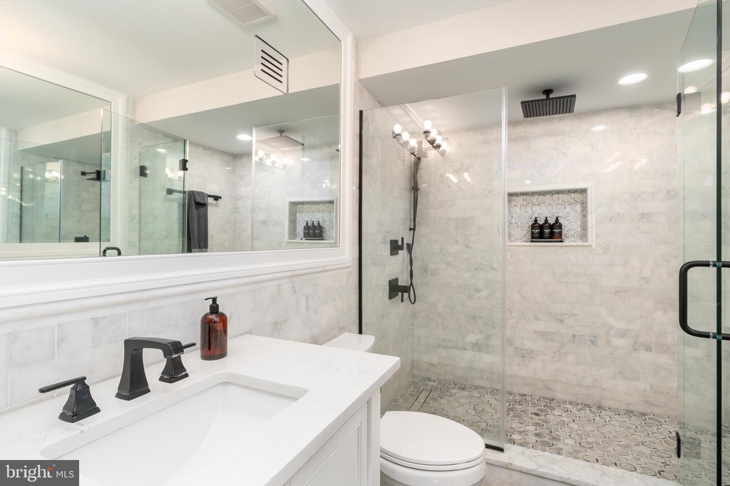 430 15TH ST SE, WASHINGTON, District Of Columbia 20003, 4 Bedrooms Bedrooms, ,4 BathroomsBathrooms,Residential,For sale,430 15TH ST SE,DCDC2198056 MLS # DCDC2198056