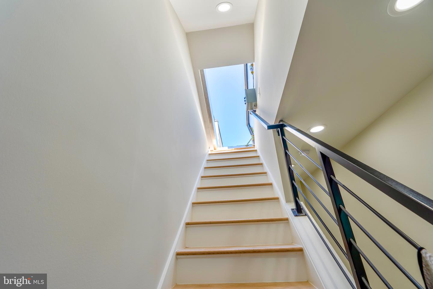430 15TH ST SE, WASHINGTON, District Of Columbia 20003, 4 Bedrooms Bedrooms, ,4 BathroomsBathrooms,Residential,For sale,430 15TH ST SE,DCDC2198056 MLS # DCDC2198056
