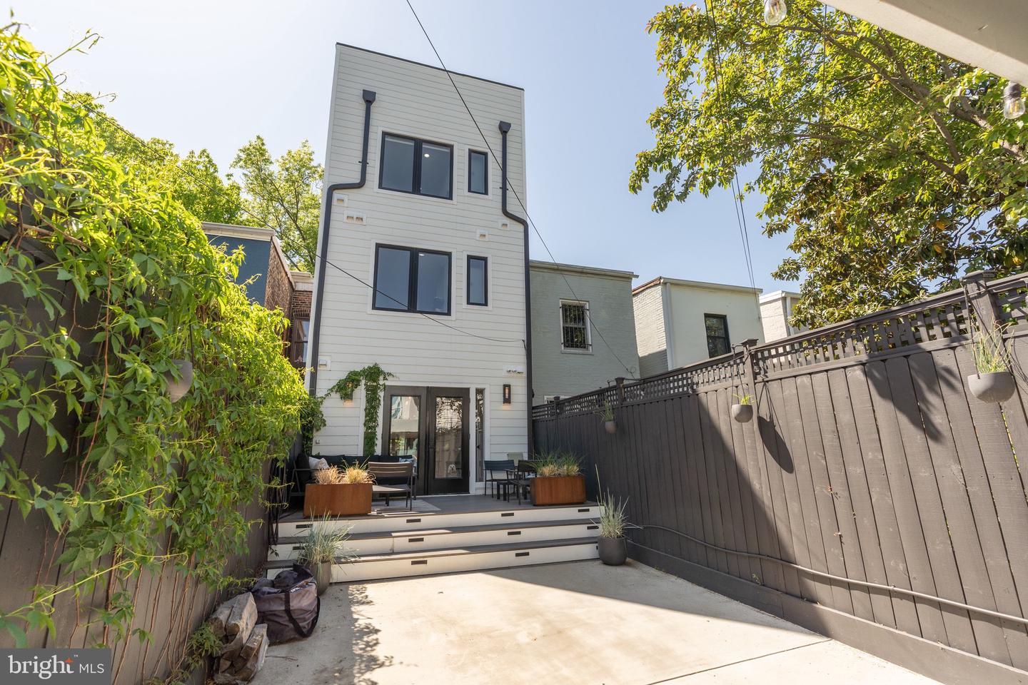 430 15TH ST SE, WASHINGTON, District Of Columbia 20003, 4 Bedrooms Bedrooms, ,4 BathroomsBathrooms,Residential,For sale,430 15TH ST SE,DCDC2198056 MLS # DCDC2198056