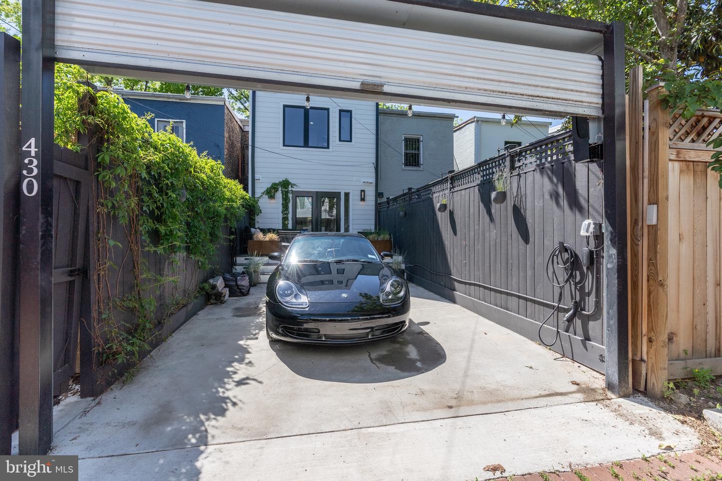 430 15TH ST SE, WASHINGTON, District Of Columbia 20003, 4 Bedrooms Bedrooms, ,4 BathroomsBathrooms,Residential,For sale,430 15TH ST SE,DCDC2198056 MLS # DCDC2198056