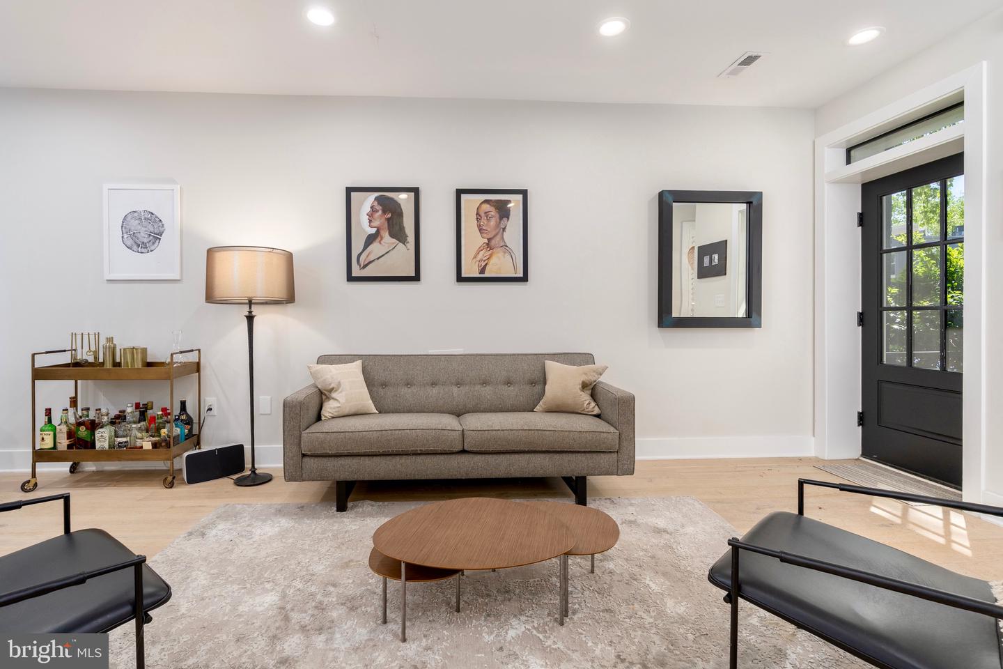 430 15TH ST SE, WASHINGTON, District Of Columbia 20003, 4 Bedrooms Bedrooms, ,4 BathroomsBathrooms,Residential,For sale,430 15TH ST SE,DCDC2198056 MLS # DCDC2198056