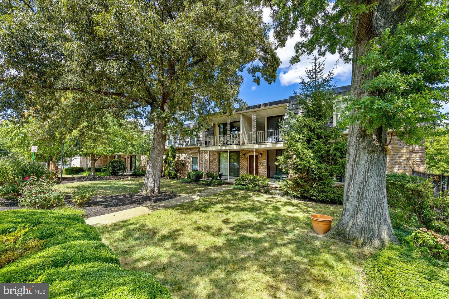 3121 PATRICK HENRY DR #330, FALLS CHURCH, Virginia 22044, 2 Bedrooms Bedrooms, 6 Rooms Rooms,2 BathroomsBathrooms,Residential,For sale,3121 PATRICK HENRY DR #330,VAFX2237556 MLS # VAFX2237556