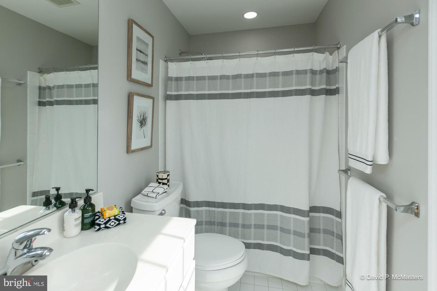 4929 SAMMY JOE DR, FAIRFAX, Virginia 22030, 5 Bedrooms Bedrooms, ,4 BathroomsBathrooms,Residential,For sale,4929 SAMMY JOE DR,VAFX2237650 MLS # VAFX2237650