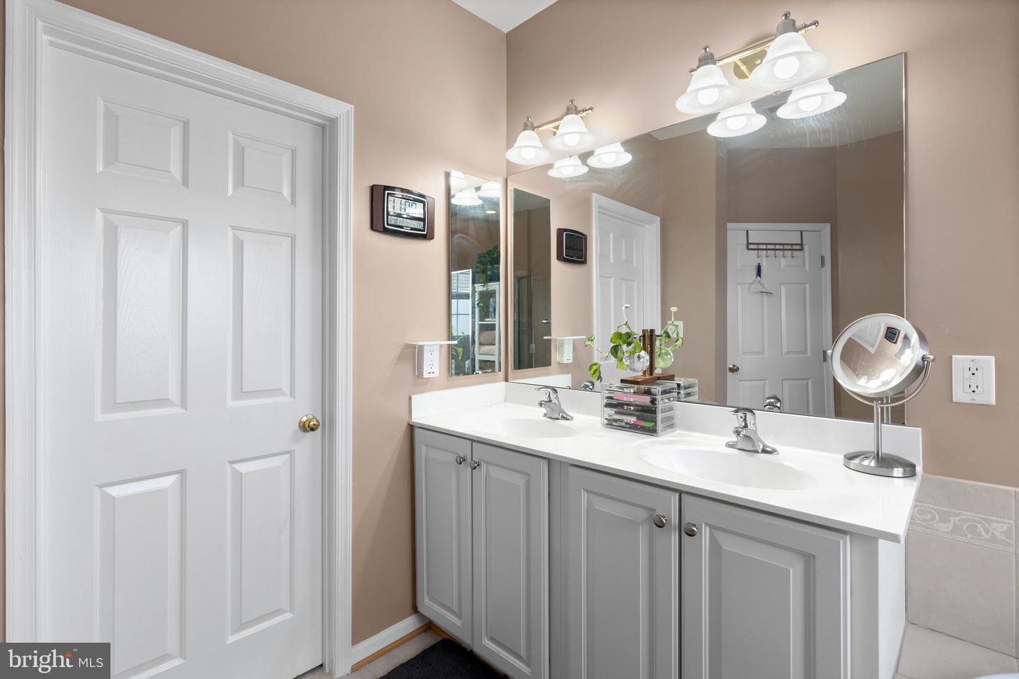 2716 WAKEWATER WAY, WOODBRIDGE, Virginia 22191, 4 Bedrooms Bedrooms, ,3 BathroomsBathrooms,Residential,For sale,2716 WAKEWATER WAY,VAPW2093476 MLS # VAPW2093476