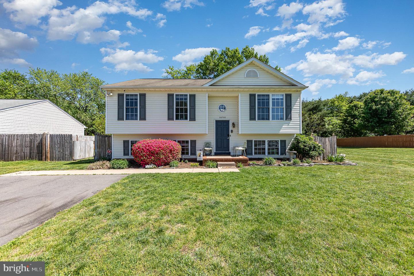 10701 HAMILTONS CROSSING DR, FREDERICKSBURG, Virginia 22408, 3 Bedrooms Bedrooms, ,2 BathroomsBathrooms,Residential,For sale,10701 HAMILTONS CROSSING DR,VASP2032684 MLS # VASP2032684