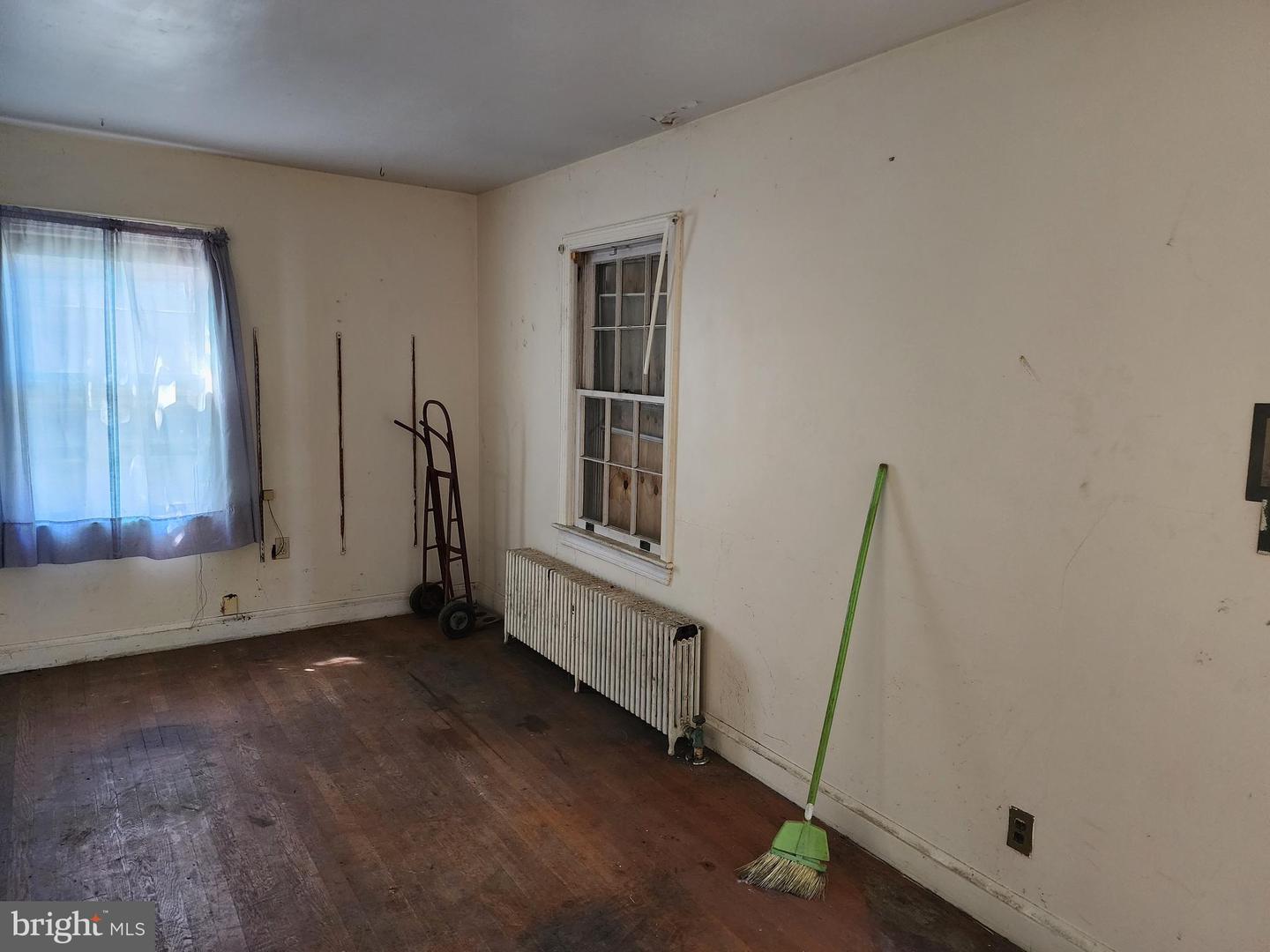 7111 8TH ST NW, WASHINGTON, District Of Columbia 20012, 2 Bedrooms Bedrooms, ,1 BathroomBathrooms,Residential,For sale,7111 8TH ST NW,DCDC2198176 MLS # DCDC2198176