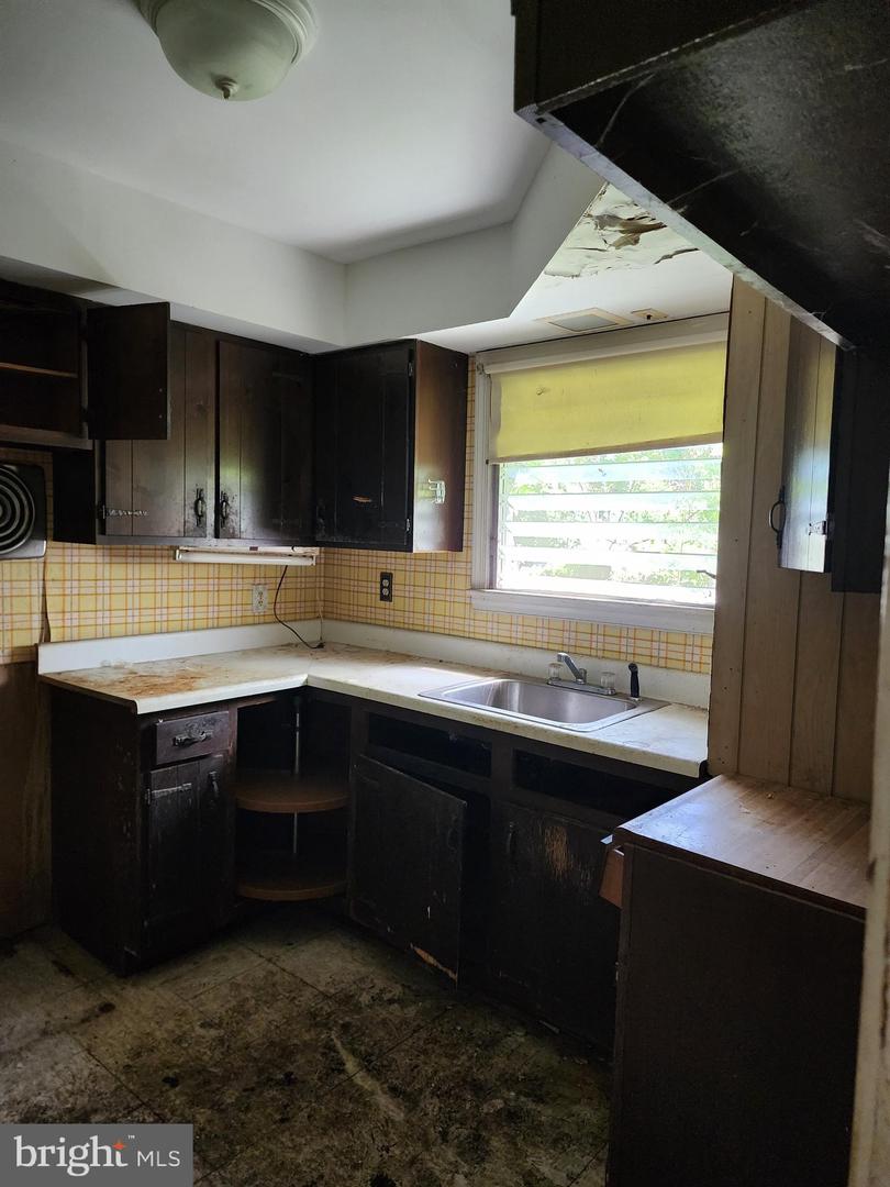 7111 8TH ST NW, WASHINGTON, District Of Columbia 20012, 2 Bedrooms Bedrooms, ,1 BathroomBathrooms,Residential,For sale,7111 8TH ST NW,DCDC2198176 MLS # DCDC2198176