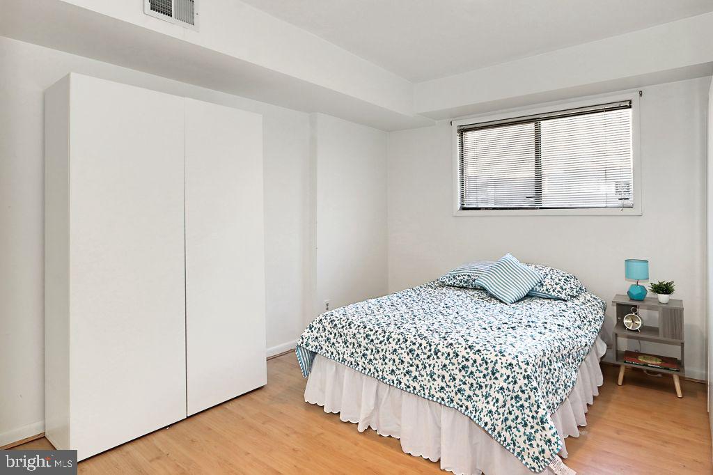 207 SKYHILL RD #1, ALEXANDRIA, Virginia 22314, 3 Bedrooms Bedrooms, ,2 BathroomsBathrooms,Residential,For sale,207 SKYHILL RD #1,VAAX2044728 MLS # VAAX2044728