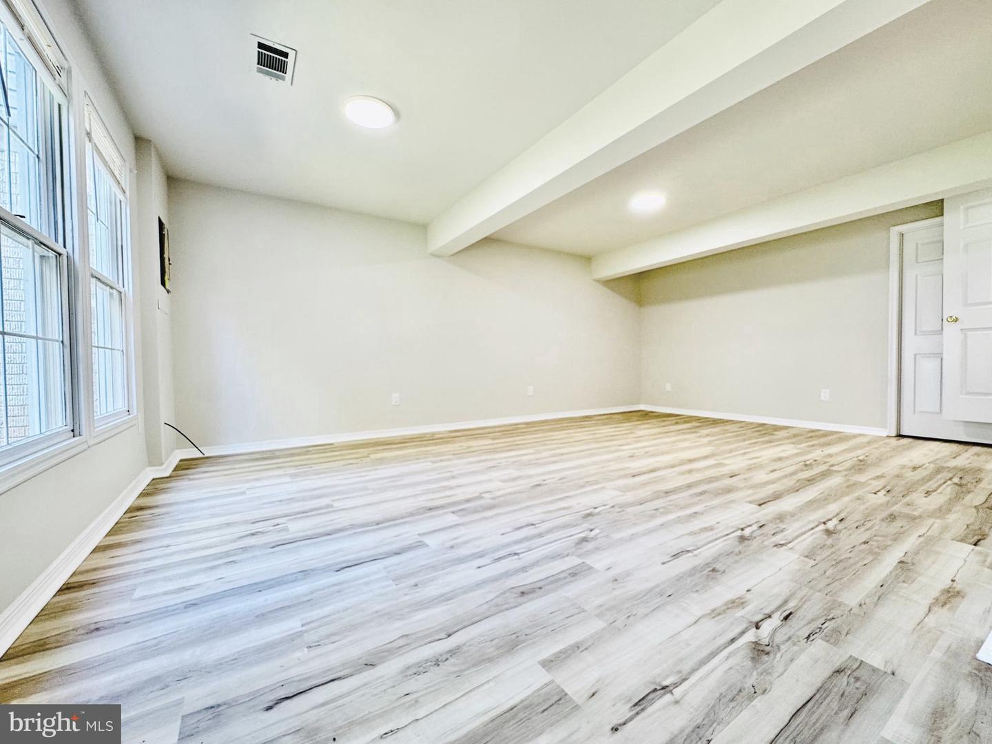 9803 MOCK ORANGE CT, MANASSAS, Virginia 20110, 2 Bedrooms Bedrooms, ,2 BathroomsBathrooms,Residential,For sale,9803 MOCK ORANGE CT,VAMN2008242 MLS # VAMN2008242