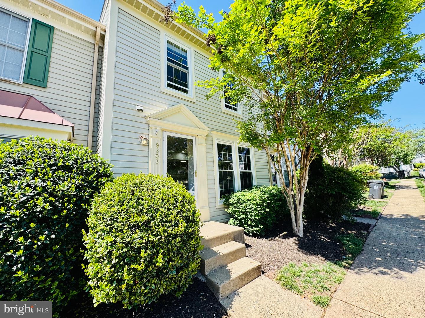 9803 MOCK ORANGE CT, MANASSAS, Virginia 20110, 2 Bedrooms Bedrooms, ,2 BathroomsBathrooms,Residential,For sale,9803 MOCK ORANGE CT,VAMN2008242 MLS # VAMN2008242
