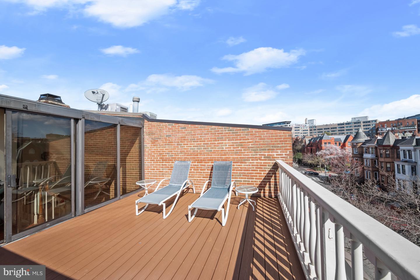 2113 1/2 NW O ST NW #A, WASHINGTON, District Of Columbia 20037, 2 Bedrooms Bedrooms, ,2 BathroomsBathrooms,Residential,For sale,2113 1/2 NW O ST NW #A,DCDC2198020 MLS # DCDC2198020