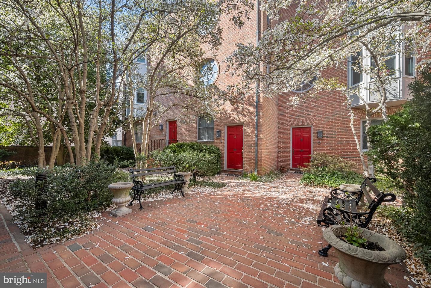 2113 1/2 NW O ST NW #A, WASHINGTON, District Of Columbia 20037, 2 Bedrooms Bedrooms, ,2 BathroomsBathrooms,Residential,For sale,2113 1/2 NW O ST NW #A,DCDC2198020 MLS # DCDC2198020