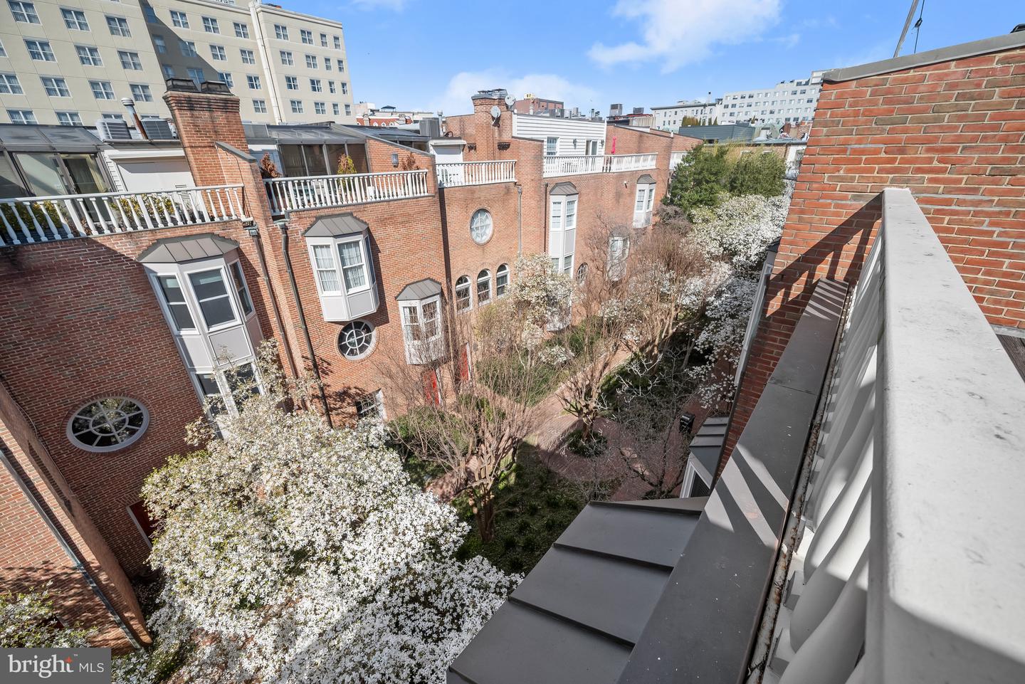 2113 1/2 NW O ST NW #A, WASHINGTON, District Of Columbia 20037, 2 Bedrooms Bedrooms, ,2 BathroomsBathrooms,Residential,For sale,2113 1/2 NW O ST NW #A,DCDC2198020 MLS # DCDC2198020