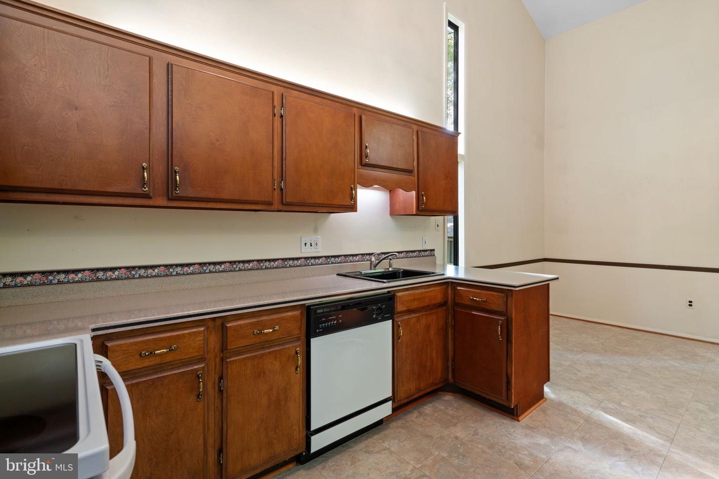 12326 MULBERRY CT, WOODBRIDGE, Virginia 22192, 5 Bedrooms Bedrooms, ,3 BathroomsBathrooms,Residential,For sale,12326 MULBERRY CT,VAPW2093440 MLS # VAPW2093440