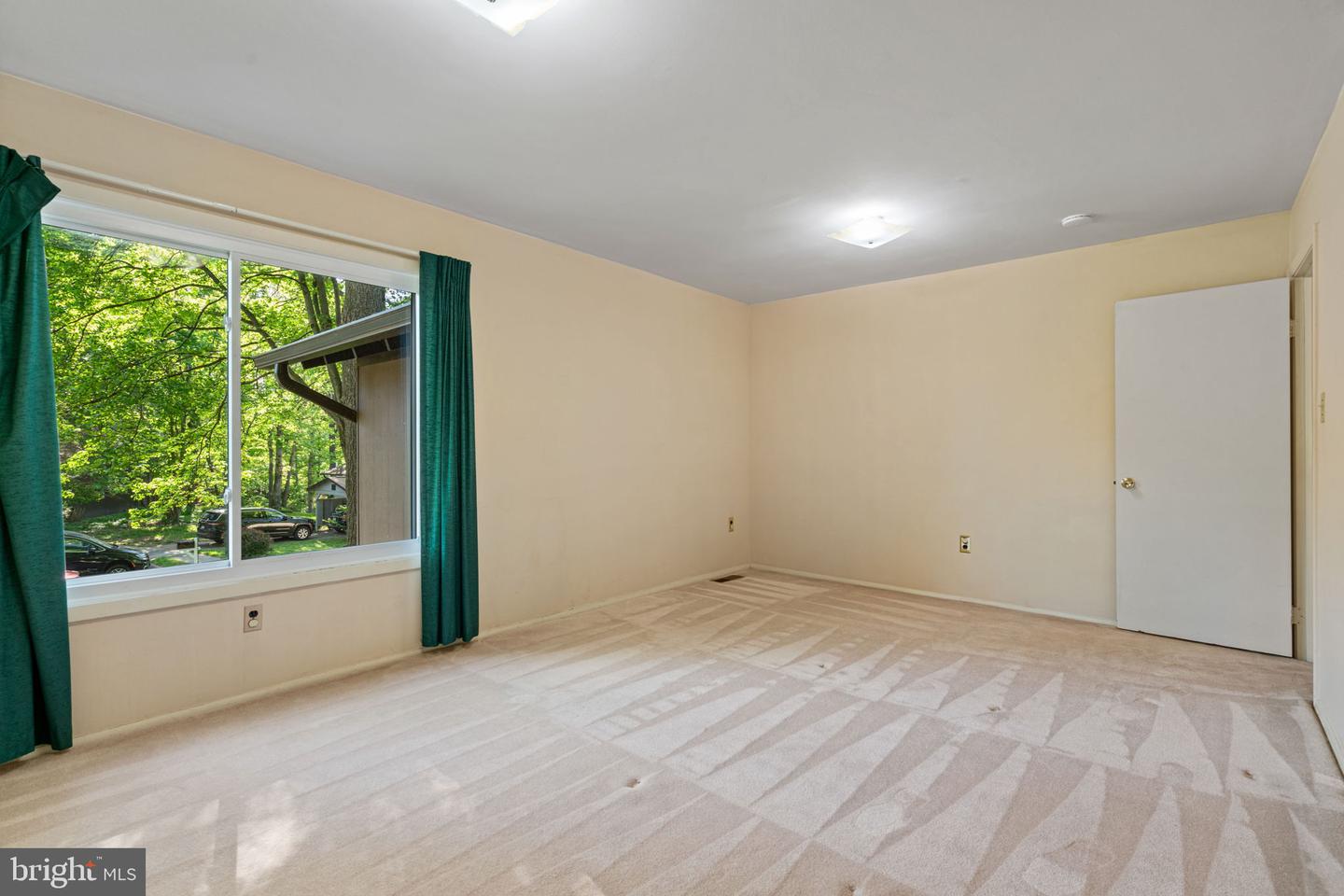 12326 MULBERRY CT, WOODBRIDGE, Virginia 22192, 5 Bedrooms Bedrooms, ,3 BathroomsBathrooms,Residential,For sale,12326 MULBERRY CT,VAPW2093440 MLS # VAPW2093440