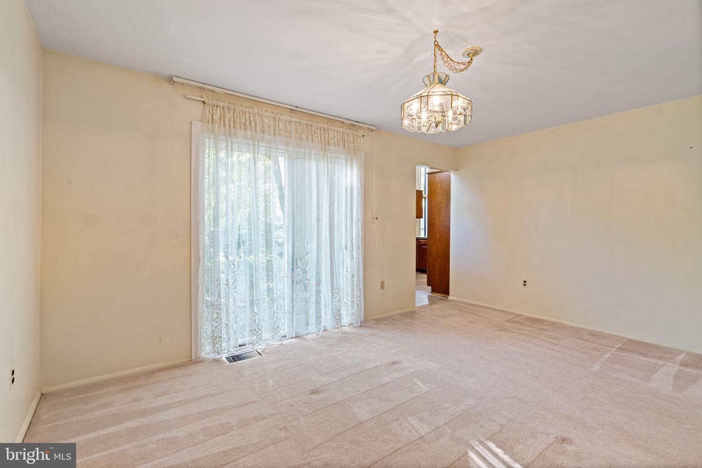 12326 MULBERRY CT, WOODBRIDGE, Virginia 22192, 5 Bedrooms Bedrooms, ,3 BathroomsBathrooms,Residential,For sale,12326 MULBERRY CT,VAPW2093440 MLS # VAPW2093440