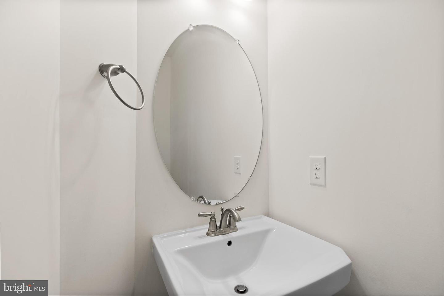925 SCOTT COMMONS LN, RICHMOND, Virginia 23227, 3 Bedrooms Bedrooms, 7 Rooms Rooms,2 BathroomsBathrooms,Residential,For sale,925 SCOTT COMMONS LN,VAHN2000902 MLS # VAHN2000902