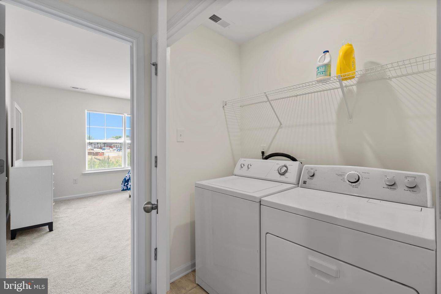 925 SCOTT COMMONS LN, RICHMOND, Virginia 23227, 3 Bedrooms Bedrooms, 7 Rooms Rooms,2 BathroomsBathrooms,Residential,For sale,925 SCOTT COMMONS LN,VAHN2000902 MLS # VAHN2000902