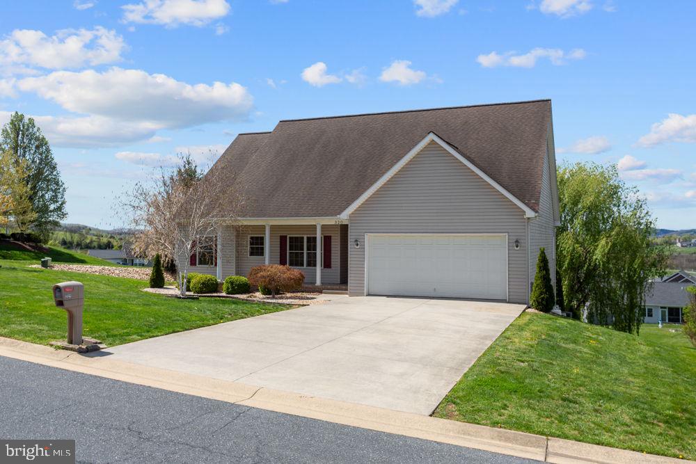 320 RAYANN LN, BROADWAY, Virginia 22815, 4 Bedrooms Bedrooms, ,3 BathroomsBathrooms,Residential,For sale,320 RAYANN LN,VARO2002252 MLS # VARO2002252
