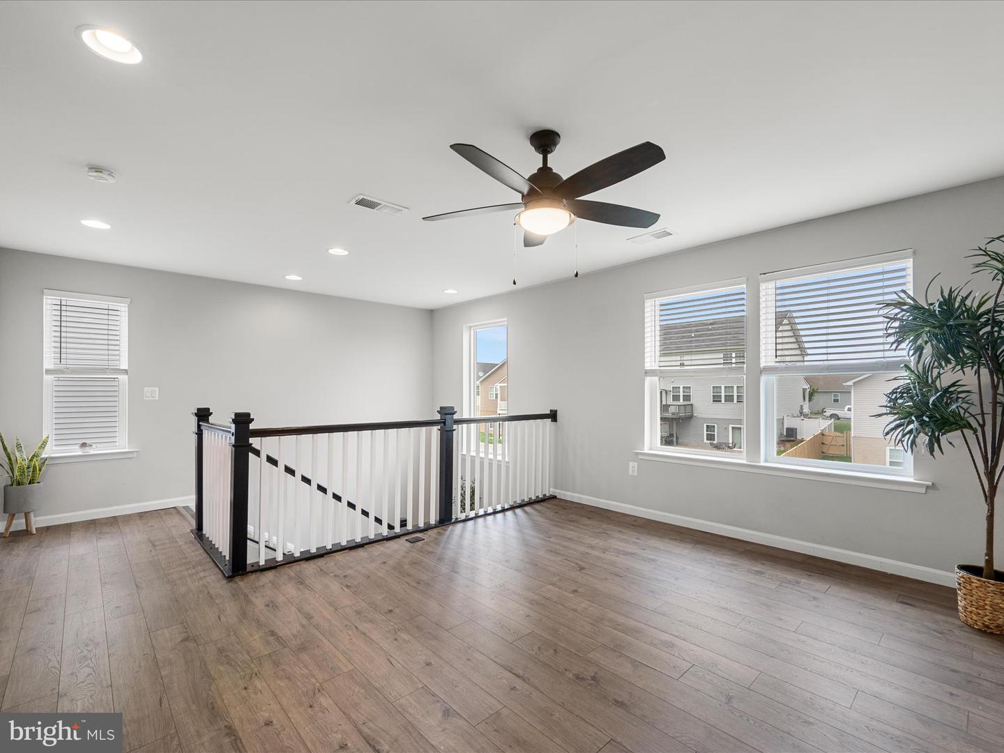 439 TOWN RUN LN, STEPHENS CITY, Virginia 22655, 3 Bedrooms Bedrooms, ,2 BathroomsBathrooms,Residential,For sale,439 TOWN RUN LN,VAFV2033796 MLS # VAFV2033796